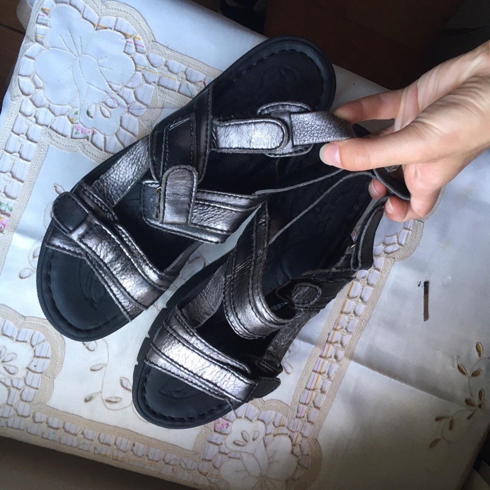 Leather sandals